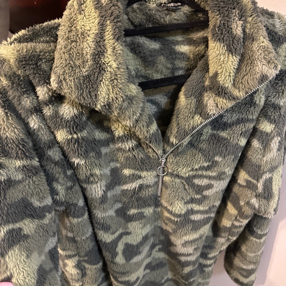 Express Camo Sherpa Size XS